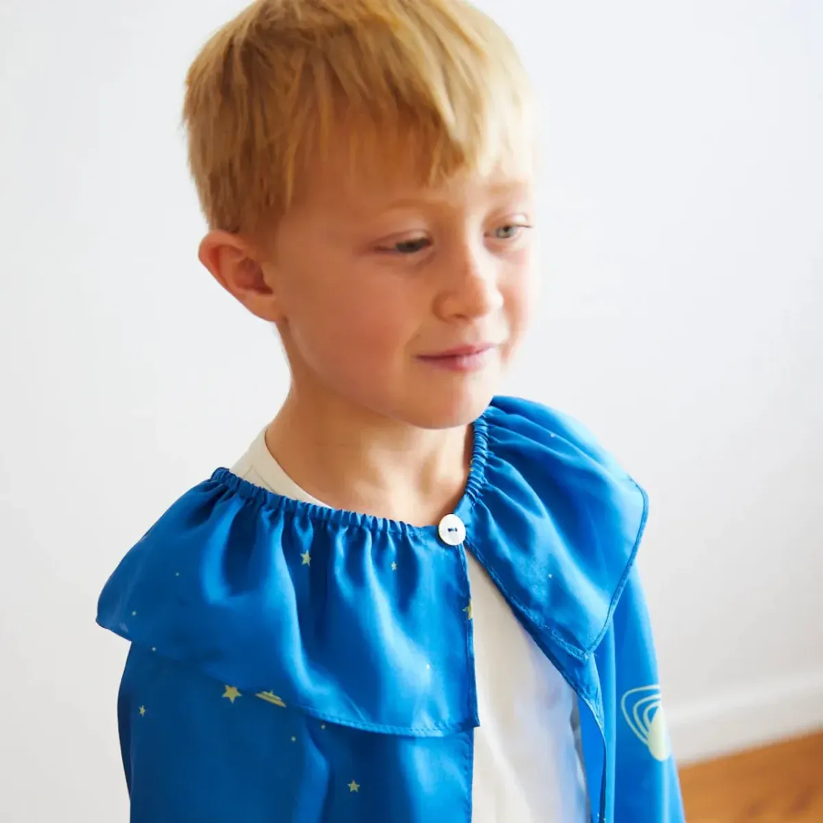Kappe i silke, Stjener / Sarah´s Silks
